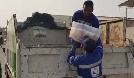 بلدية الجنوبية تصادر بضائع الباعة الجائلين الفاسدة خلف (ألبا)