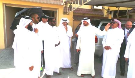 مدير عام بلدية "الجنوبية" يتفقد احتياجات أهالي مجمع 917 بالرفاع