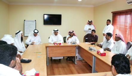 بلدية المنطقة الجنوبية تجتمع مع منتفعي السكراب لدراسة احتياجات المنطقة الجديدة