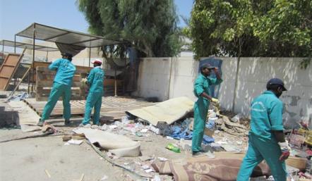 البلدية الجنوبية تنظم حملة لإزالة فرشات الباعة الجائلين