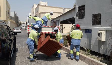 بلدية المنطقة الجنوبية تزيل نحو 940 طن أثاث مستعمل بمبادرة "أتصل لأثاثك"