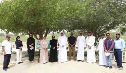 The Director General of the Southern Region Municipality and Municipal Al-Qallaf inspect the stages of completing the Madinat Zayed Walkway