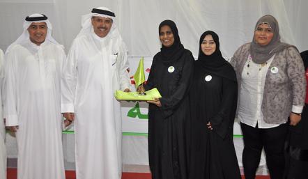 تكريم المدرسة الفائزة بالمركز الأول "الدية الابتدائية الاعدادية للبنات"