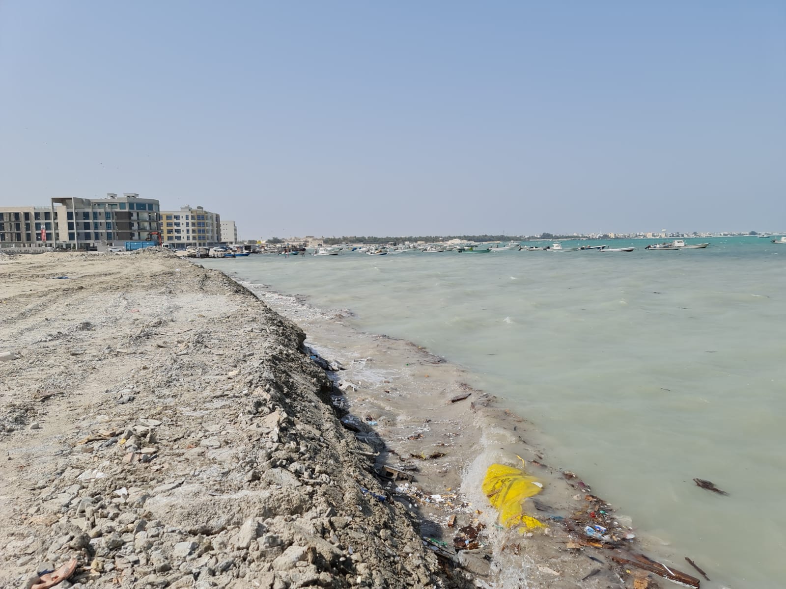 أعمال التنظيف ساحل كرباباد