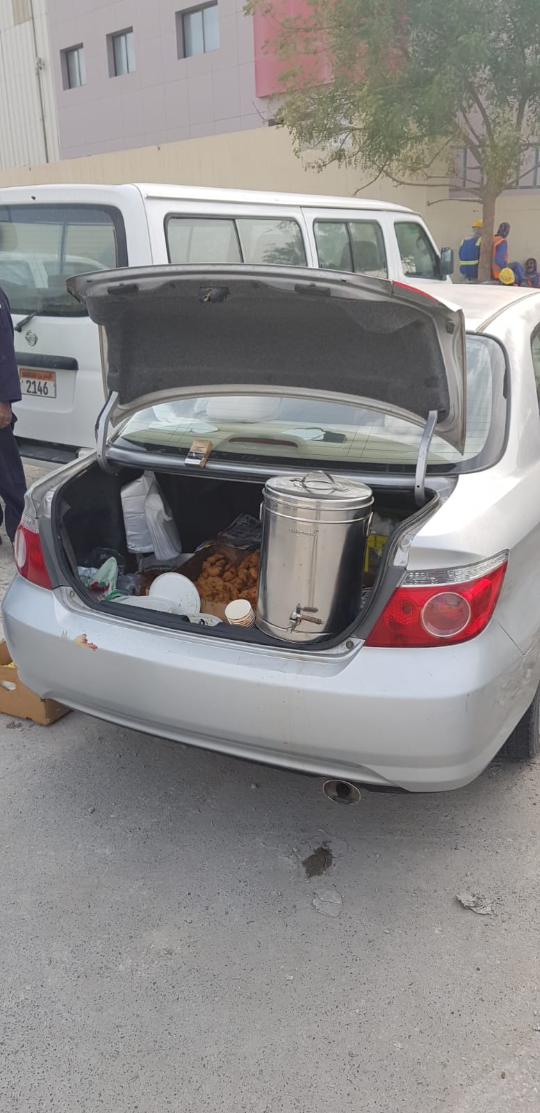 بلدية الجنوبية تصادر بضائع الباعة الجائلين الفاسدة خلف (ألبا)