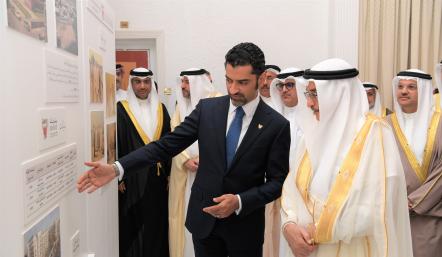 زار "شؤون البلديات" ودشَّن موقعها الإلكتروني وشهد توقيع 3 اتفاقيات.. معالي الشيخ خالد بن عبد الله: