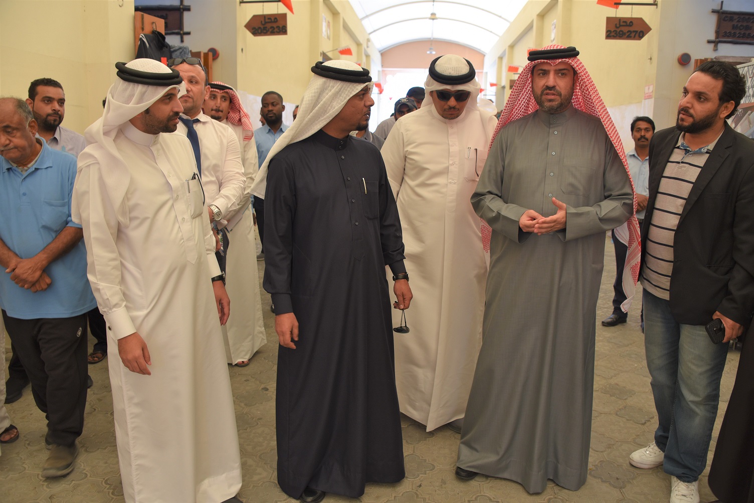 مدير عام بلدية &quot;الجنوبية&quot; والعضو البلدي يتفقدان احتياجات السوق الشعبي