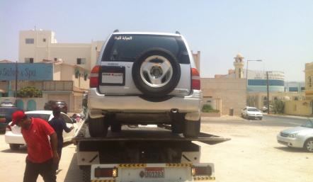 بلدية "الجنوبية" تؤكد استمرارها في إزالة السيارات المعروضة للبيع