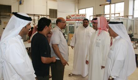 مدير عام بلدية المنطقة الجنوبية يلتقي أصحاب الفرشات بالسوق المركزي