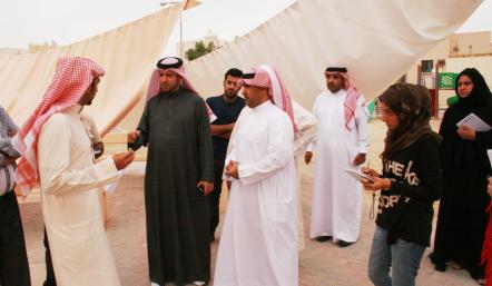 مدير عام البلدية الجنوبية يتفقد احتياجات منطقة الزلاق