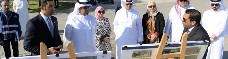 الوزيران المبارك وبن دينة خلال الجولة التفقدية لدوحة عراد 