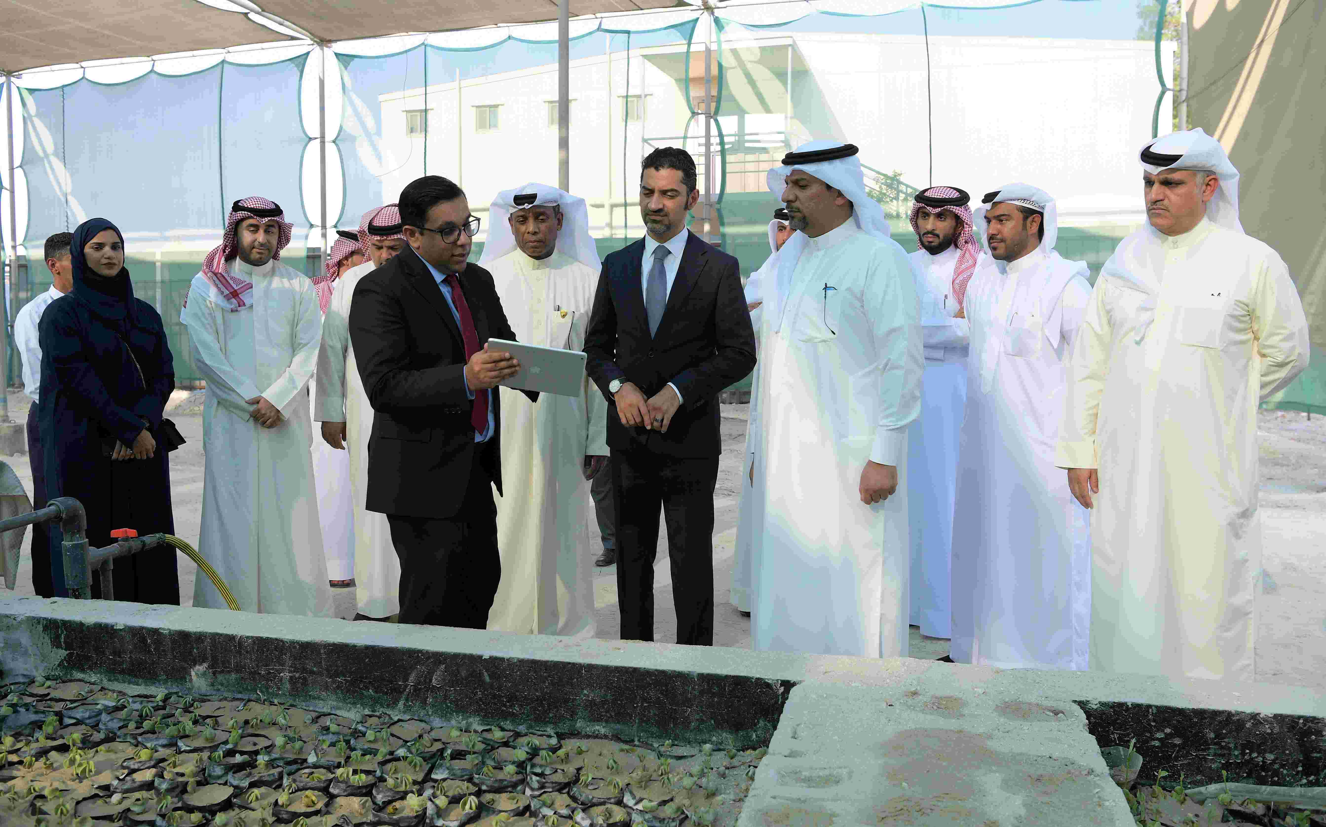 بهدف زيادة الطاقة الإنتاجية وتحقيق الأهداف الوطنية ذات الصلة وزيرا "البلديات" و"النفط والبيئة" يدشنان المشتل الجديد لزراعة القرم
