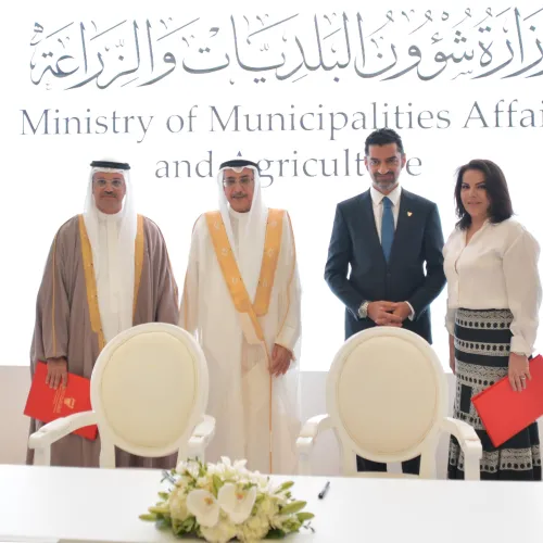 نائب رئيس مجلس الوزراء ووزير البنية التحتية يزور وزارة شؤون البلديات والزراعة