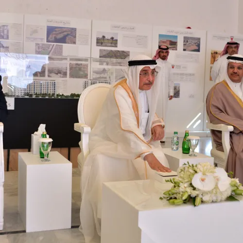 نائب رئيس مجلس الوزراء ووزير البنية التحتية يزور وزارة شؤون البلديات والزراعة