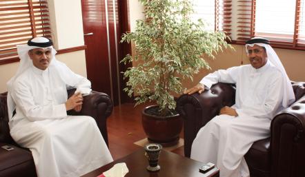 مدير عام البلدية الجنوبية يبحث الخدمات البلدية مع النائب خميس الرميحي
