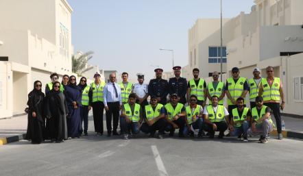 البلدية الجنوبية تزرع 307 أشجار محلية بالتعاون مع "الداخلية" وأهالي مدينة خليفة